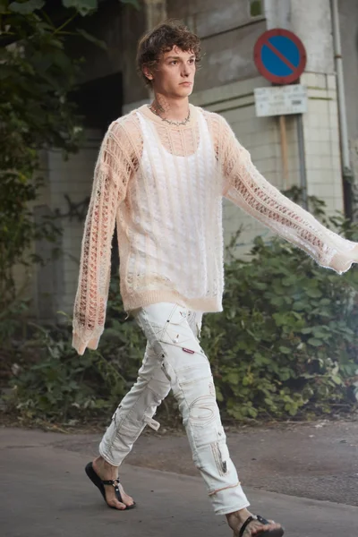 Look 24
